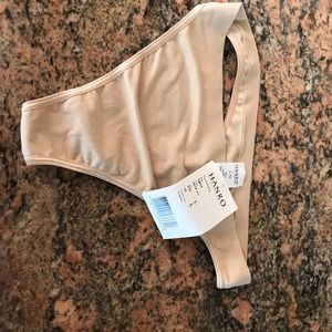 Hanro beige thong panties l met